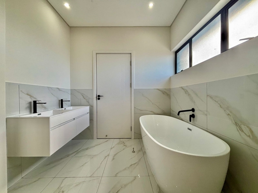 4 Bedroom Property for Sale in Sandown Western Cape